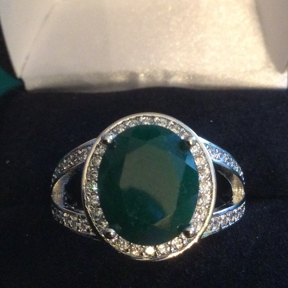 Genuine Emerald Ring - image 3